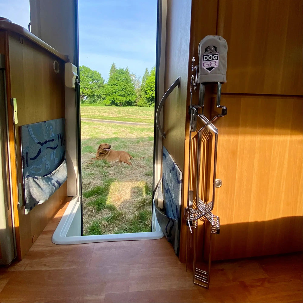 DOG G8 MOTORHOME A concertina dog safety gate for Motorhome
